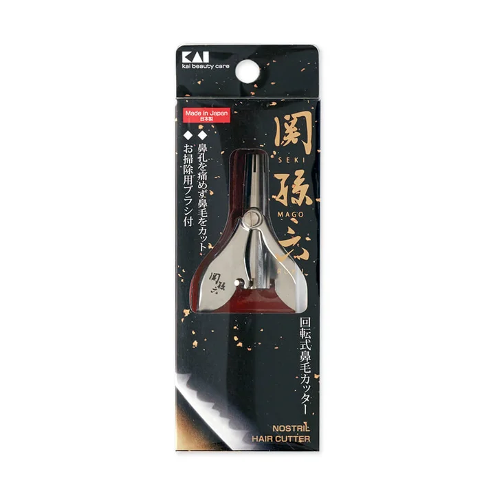 関孫六 回転式鼻毛カッターのパッケージ。日本製の表示とお掃除用ブラシ付の記載