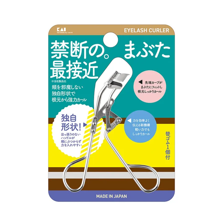 軽い力でカールのパッケージ。頬を邪魔しない独自形状で根元から強力カール、MADE IN JAPANと書かれている