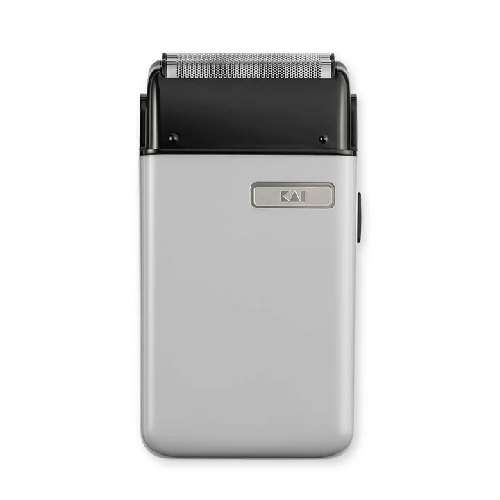 貝印 USB POCKESHAVER のキャップを外して凹凸2枚刃のヘッドが見えている状態