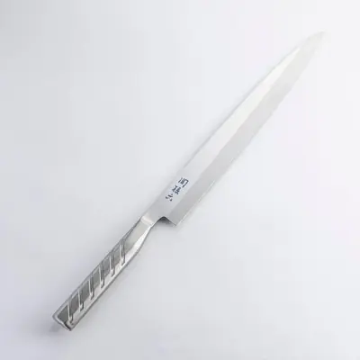関孫六 オールステンレス刺身 270mm の全体。刃渡り270mmの長い刃と、金属一体の柄