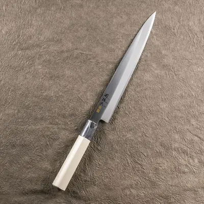 関孫六 銀寿ST 和包丁 刺身 210mm の全体。白木の柄と樹脂の口金が付いた和包丁の形