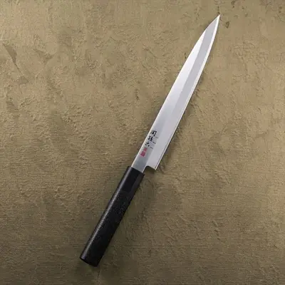 関孫六 碧寿ST 和包丁 刺身 210mm の全体。細長い片刃の刃と黒い樹脂の柄